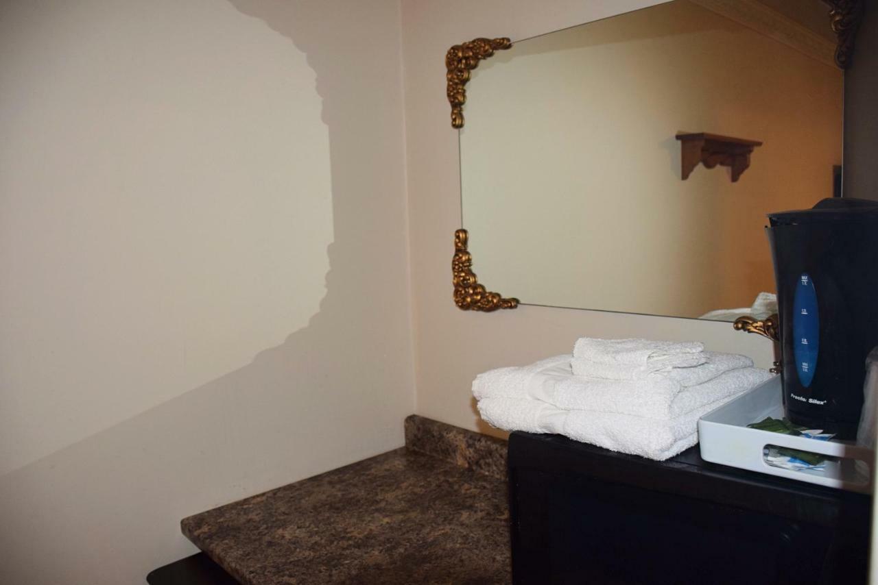 Chatham-Kent Kent Motel מראה חיצוני תמונה